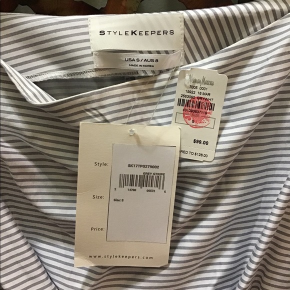 Beautiful pinstripe top - Picture 6 of 6